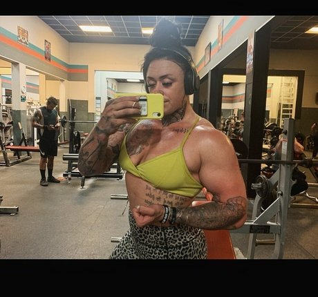 Janelle Zielinksi beau modèle galerie