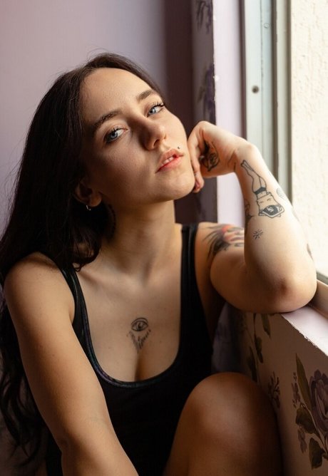 chaton potelé uniquementfans chaud et sexy photos