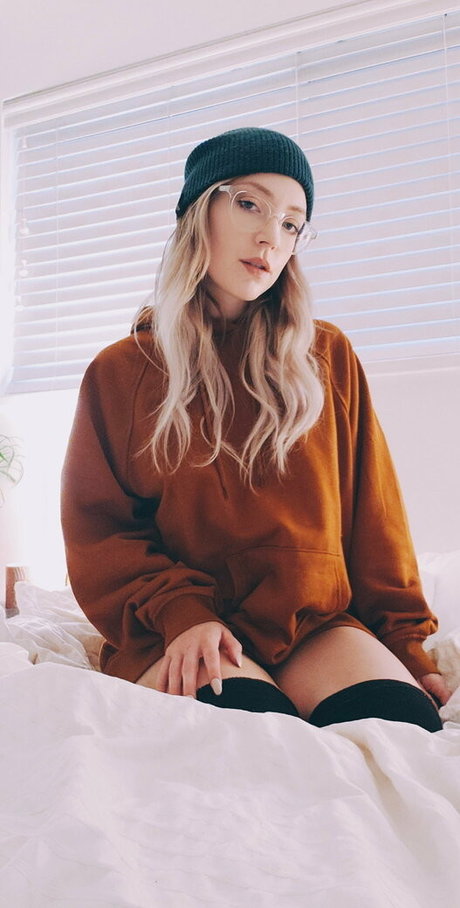 Katiebelle star du porno érotique photo