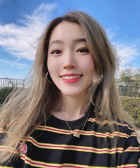 Yoojin étoile sympa galeries