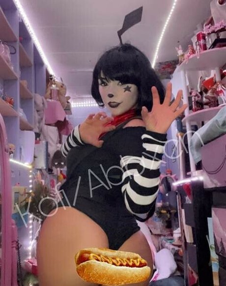 pom-pom girl asiatique onlyfans pornographique exclusif images