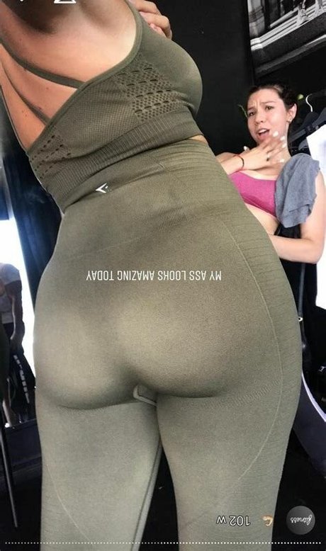 sexe en bikini uniquementfans art érotique images