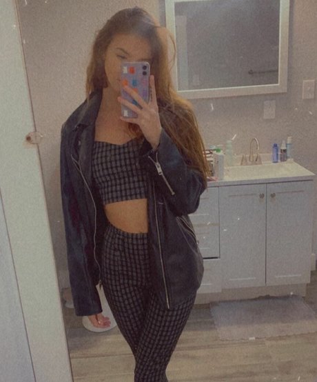 scarlettbabyof modèle parfait des photos