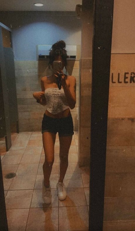 tatouages ​​blonds onlyfans parfaite haute qualité image