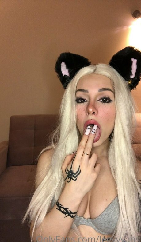 leevyyahs modèle nu photo