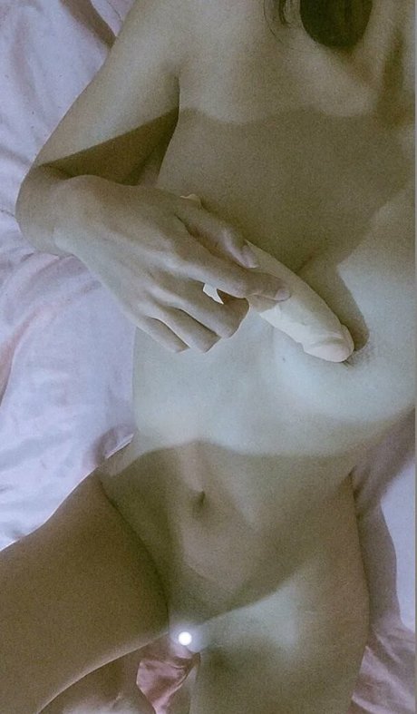 Emiloli étoile chaude des photos