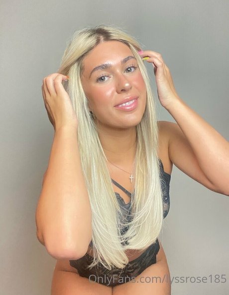 Alyssa Schoener modèle sexy photo