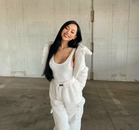 Christy Nguyen art étoile galerie