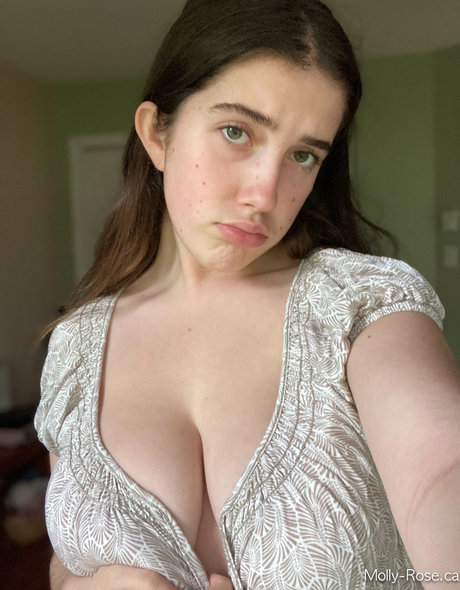 Molly Barkasy star du porno exclusive des photos