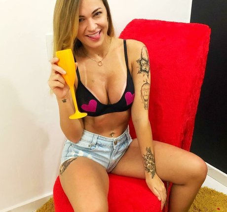 Leticia Escariao star du porno en haute qualité archive