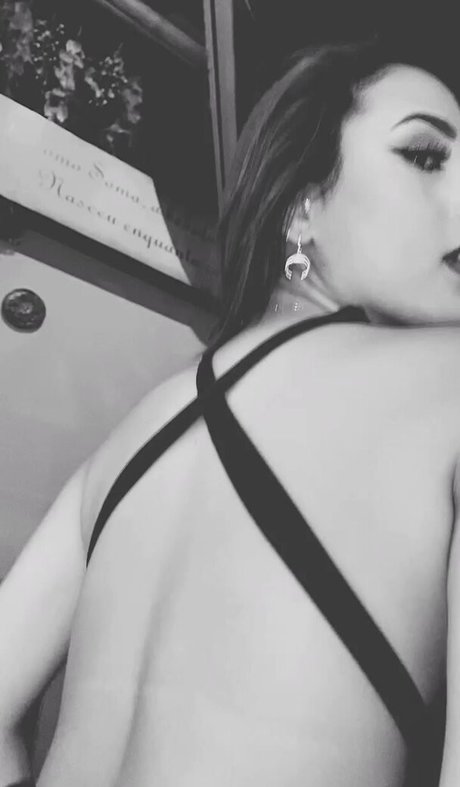 Laura Victoria star du porno adulte des photos