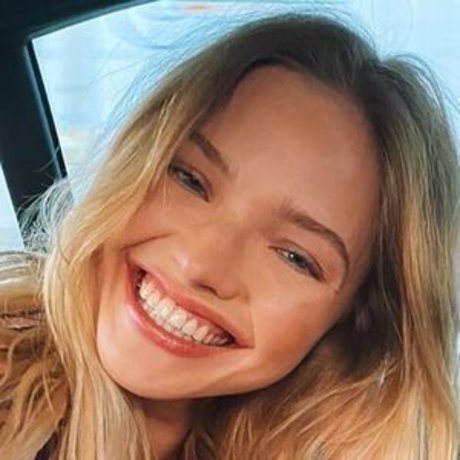 Sasha Luss meilleur modèle galerie