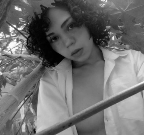 Maiyagami modèle nu des photos