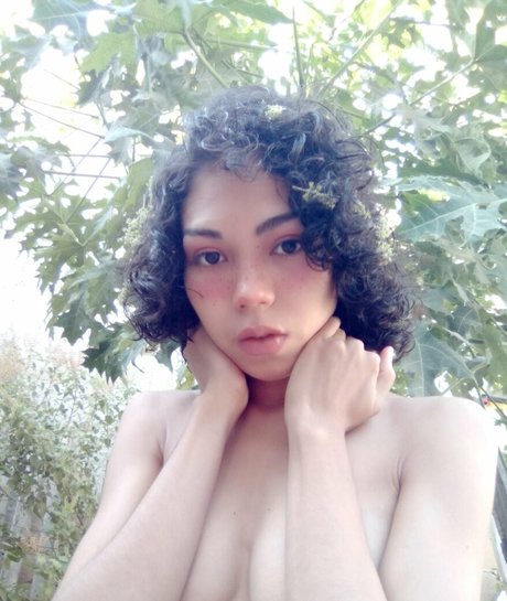 Maiyagami modèle nu img