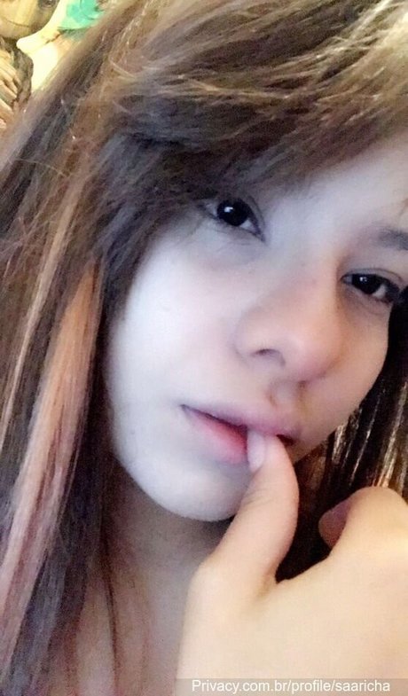 Saaricha jolie star du porno des photos