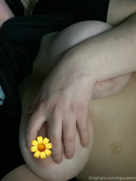 Bijou Demi modèle xxx photos