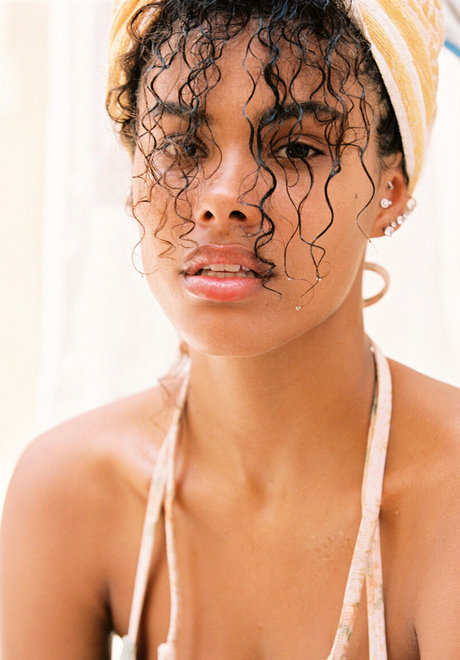 bébé brune onlyfans sympa parfait photo