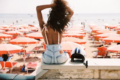 Tina Kunakey modèle érotique images