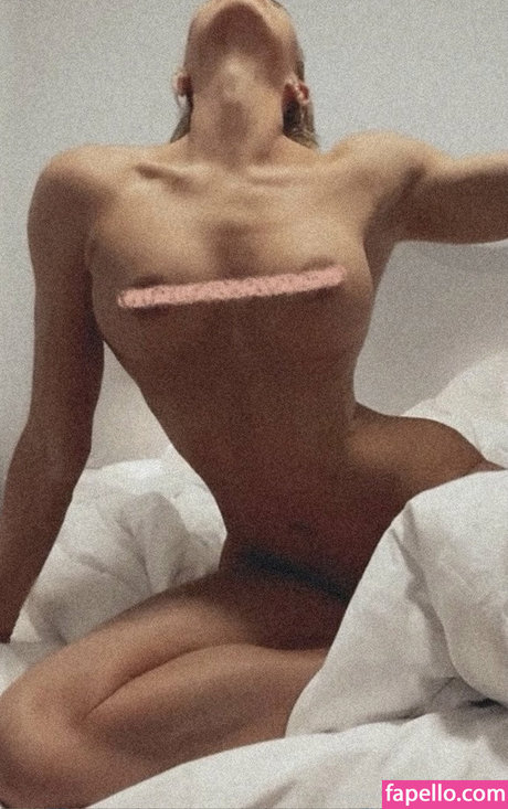 visage blond uniquementfans meilleurs nus image