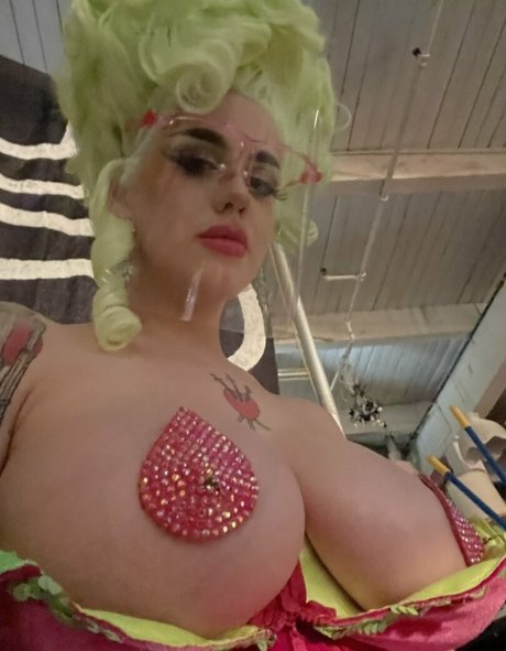 Ramona Slick étoile sympa des photos