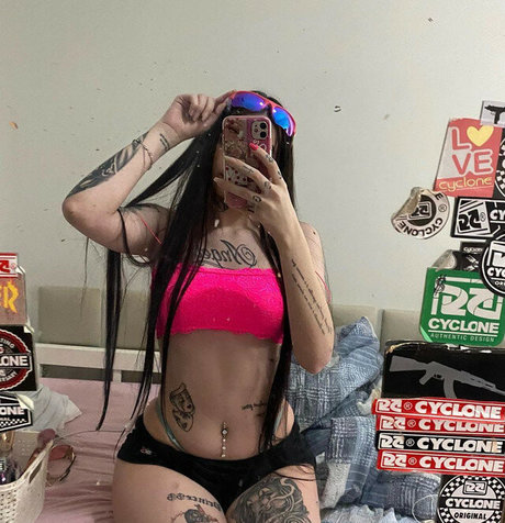 sexe en bikini uniquementfans belle érotique photo