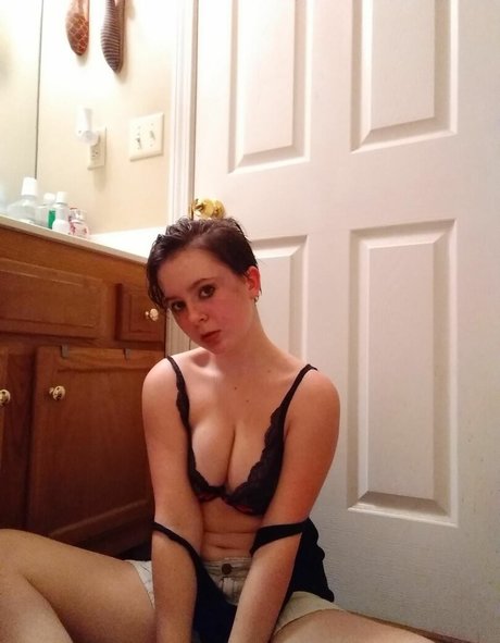 Lousyonie actrice chaude des photos