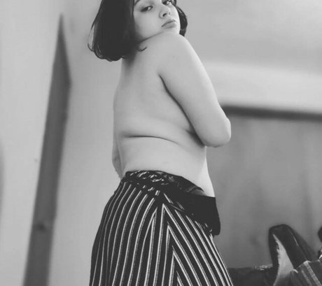 Croline Cpelri actrice de nus image