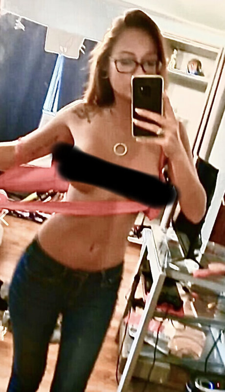 DezSomething star du porno chaud galeries