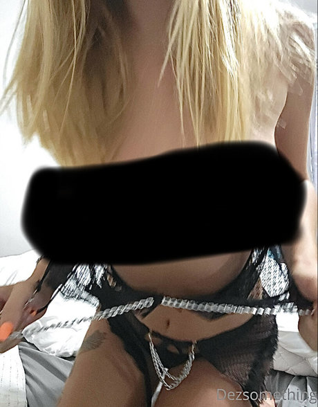 DezSomething art star du porno archive