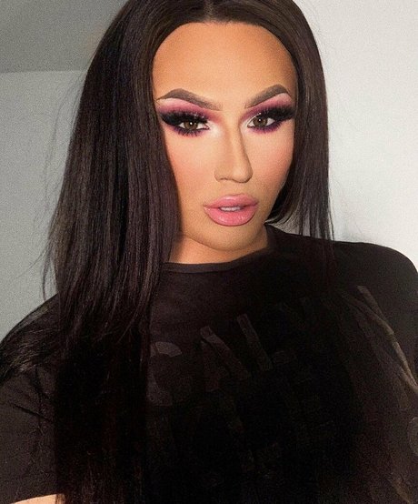 Sasha Donis modèle de haute qualité image