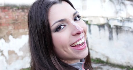 Vibes Victory actrice sexy galerie