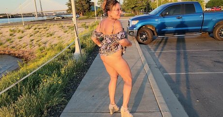 BikiniMilfMom55 étoile sympa photo