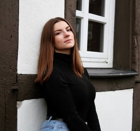 bikini nu onlyfans chaud joli archive