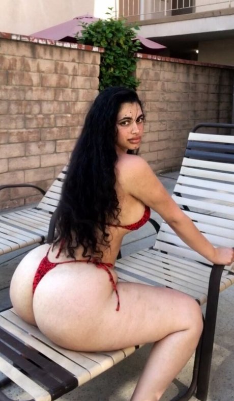 Razan Shihadeh modèle porno photo