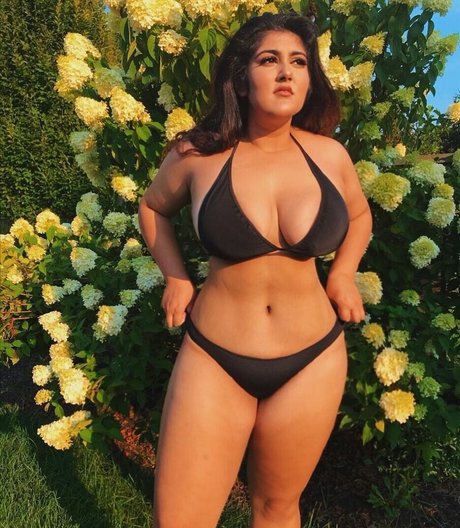 Prettydesibabixo modèle de haute qualité image