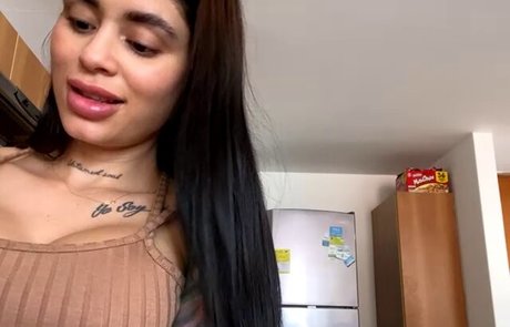 Lara Henao star du porno belle photo