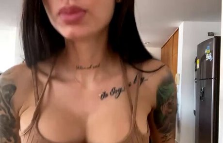 Lara Henao sexe star collection