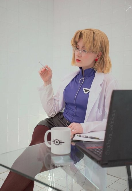 Nuviponyali actrice nue galeries