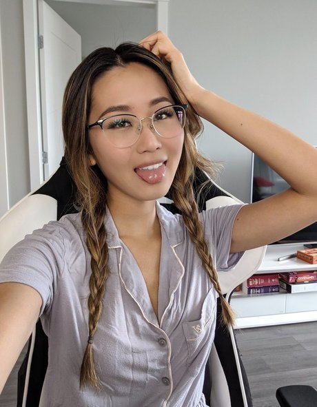 Trulyyoulee top star galeries