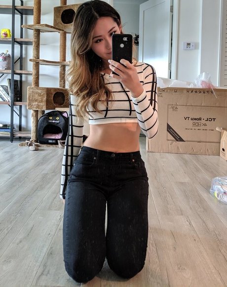 Trulyyoulee actrice sexy archive