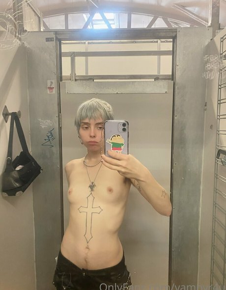 vampyr4u actrice xxx image