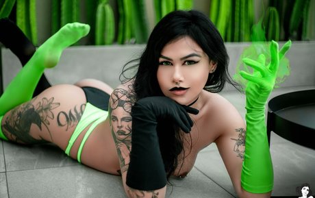 Raven Land actrice libre photos