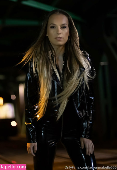 Lady Annabelle star du porno gratuite image