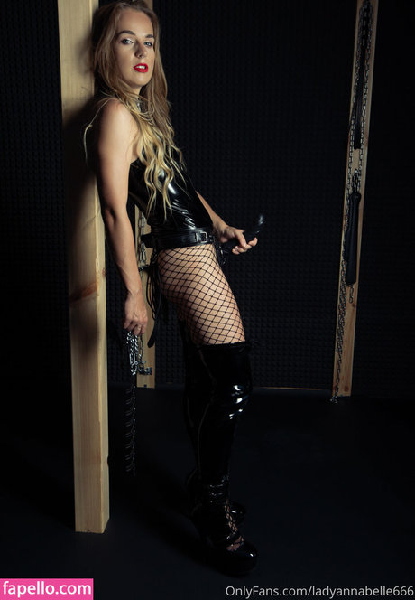 Lady Annabelle beau modèle collection