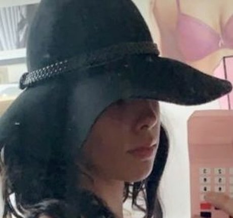 Mireya Milan étoile sympa archive