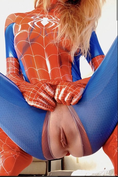 Mattie Doll actrice sexy galeries