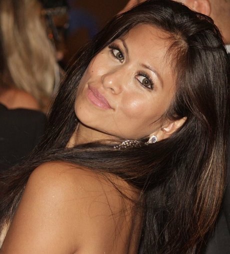 fans asiatiques de findom uniquement meilleure qualité photo