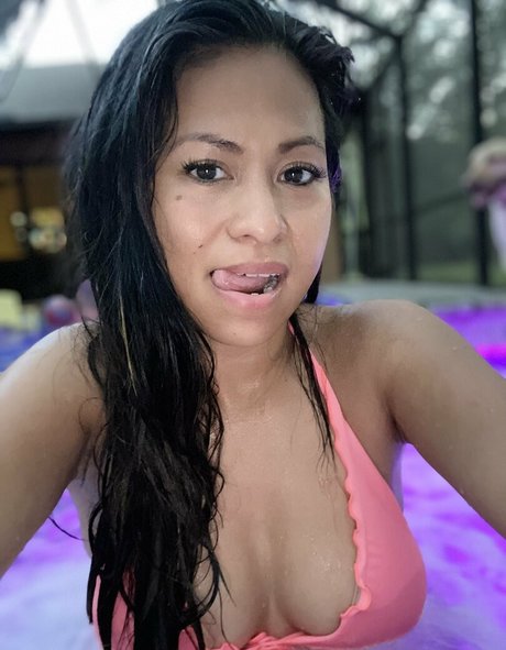 Tinkerbellish modèles nus des photos