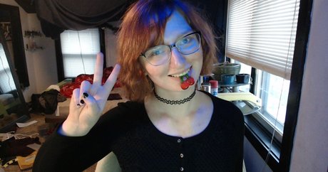 TooMuchTimeMyself art star du porno img