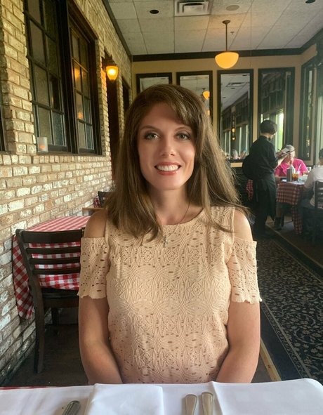 Busty Brooke étoile sympa photo